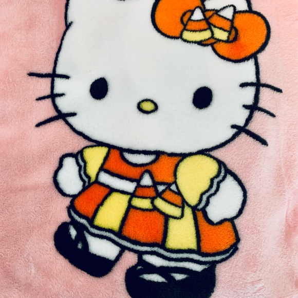 Hello Kitty Halloween Blanket - Picture 2 of 5